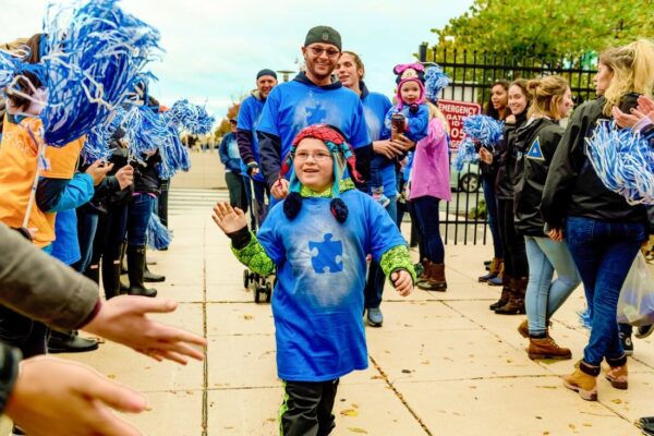 people at Autism Speaks Dallas Walk